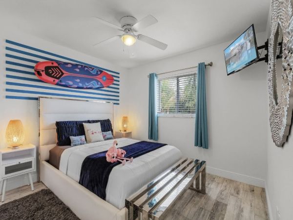 Luxury Cape Coral Retreat - 4 Bedroom Home with Private Pool